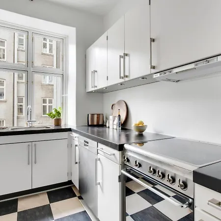 Sanders Stage - Perfectly Planned Three-bedroom Near Nyhavn Apartment *